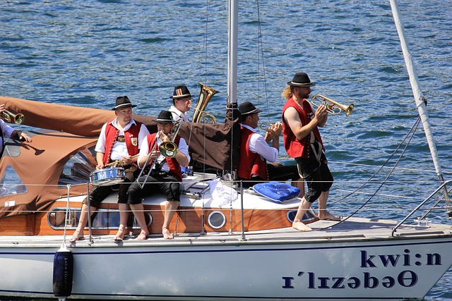 且受到多支 且受到多支